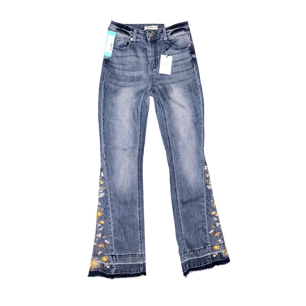 NWT Embroidered Floral Vintage Style Women's Jeans